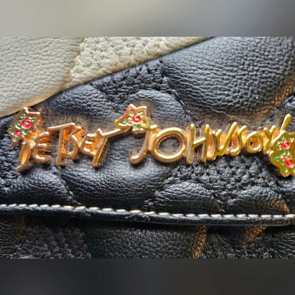 Betsey Johnson Black & Cream Quilted Crossbody Bag OS - Picture 12 of 15